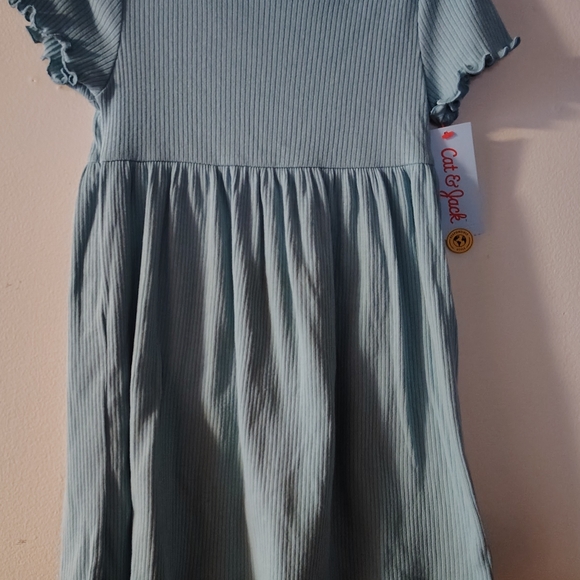 (2) NWT 5T Beautiful Dresses Strips & Plain. 🩷🩷 - Picture 5 of 5